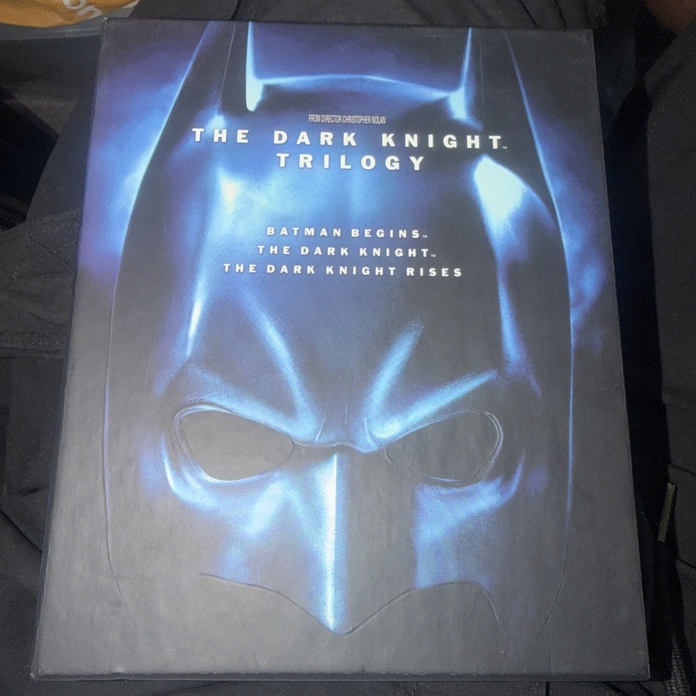 Batman - The Dark Knight Trilogy (Blu-ray, 2012) Limited Edition Gift Set